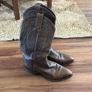 Brown frye Cowgirl boots
